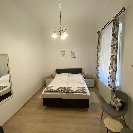 Rad-Var Apartmanhaz Eger Ngoại thất bức ảnh