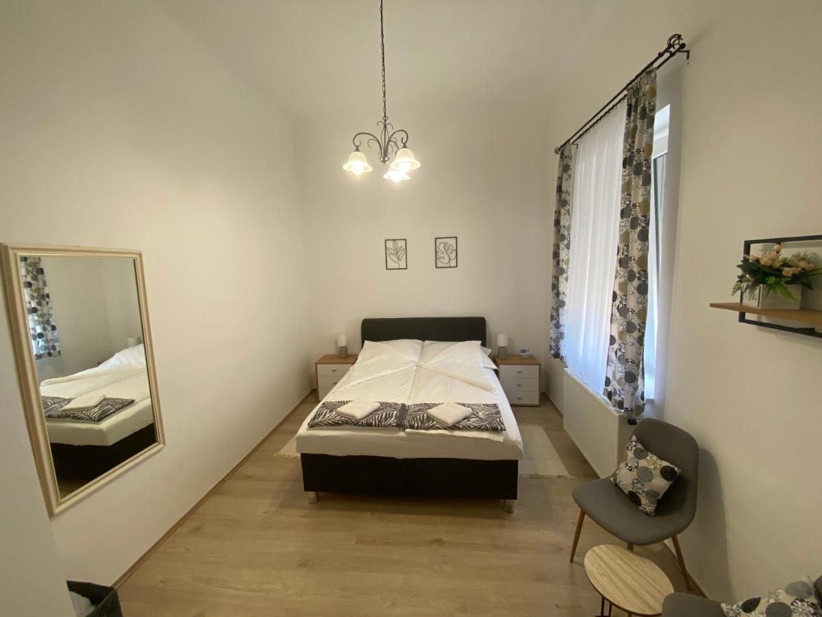 Rad-Var Apartmanhaz Eger Ngoại thất bức ảnh