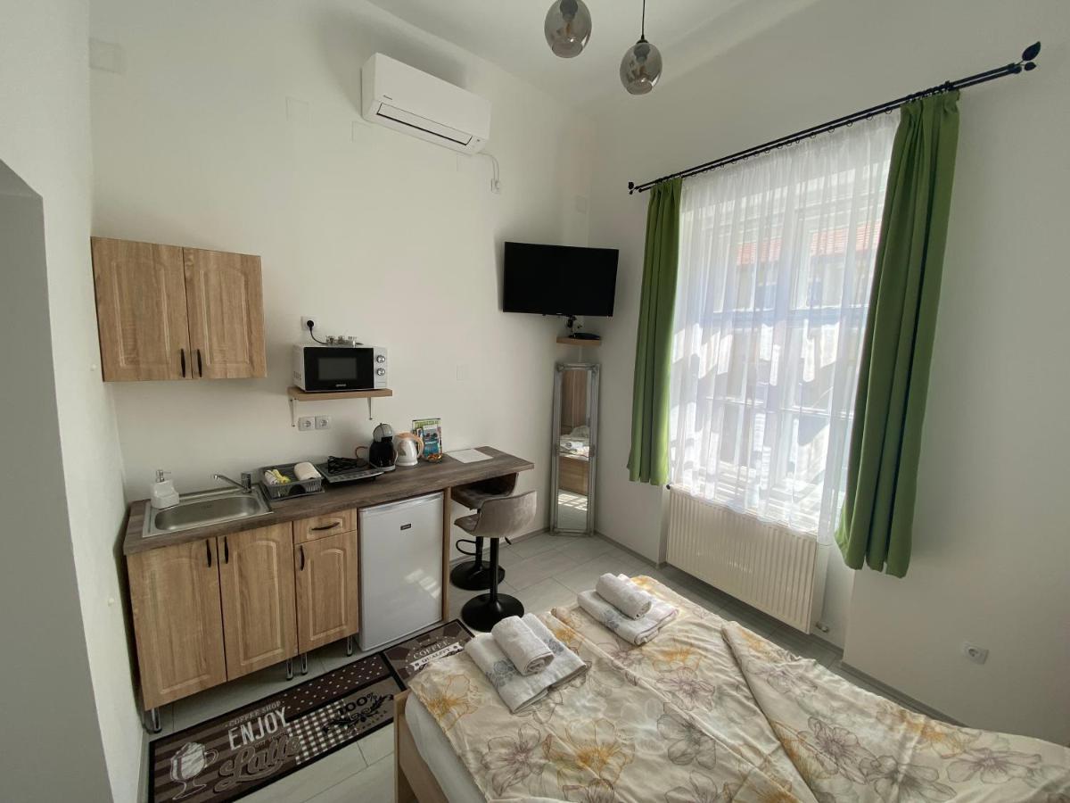 Rad-Var Apartmanhaz Eger Ngoại thất bức ảnh