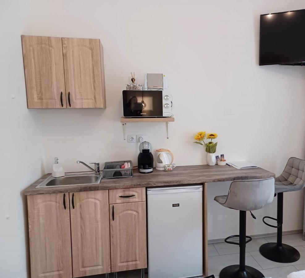 Rad-Var Apartmanhaz Eger Ngoại thất bức ảnh